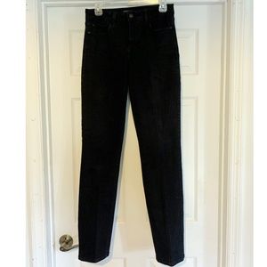 Black NYDJ Jeans Sz 6, Embroidery detailed pockets